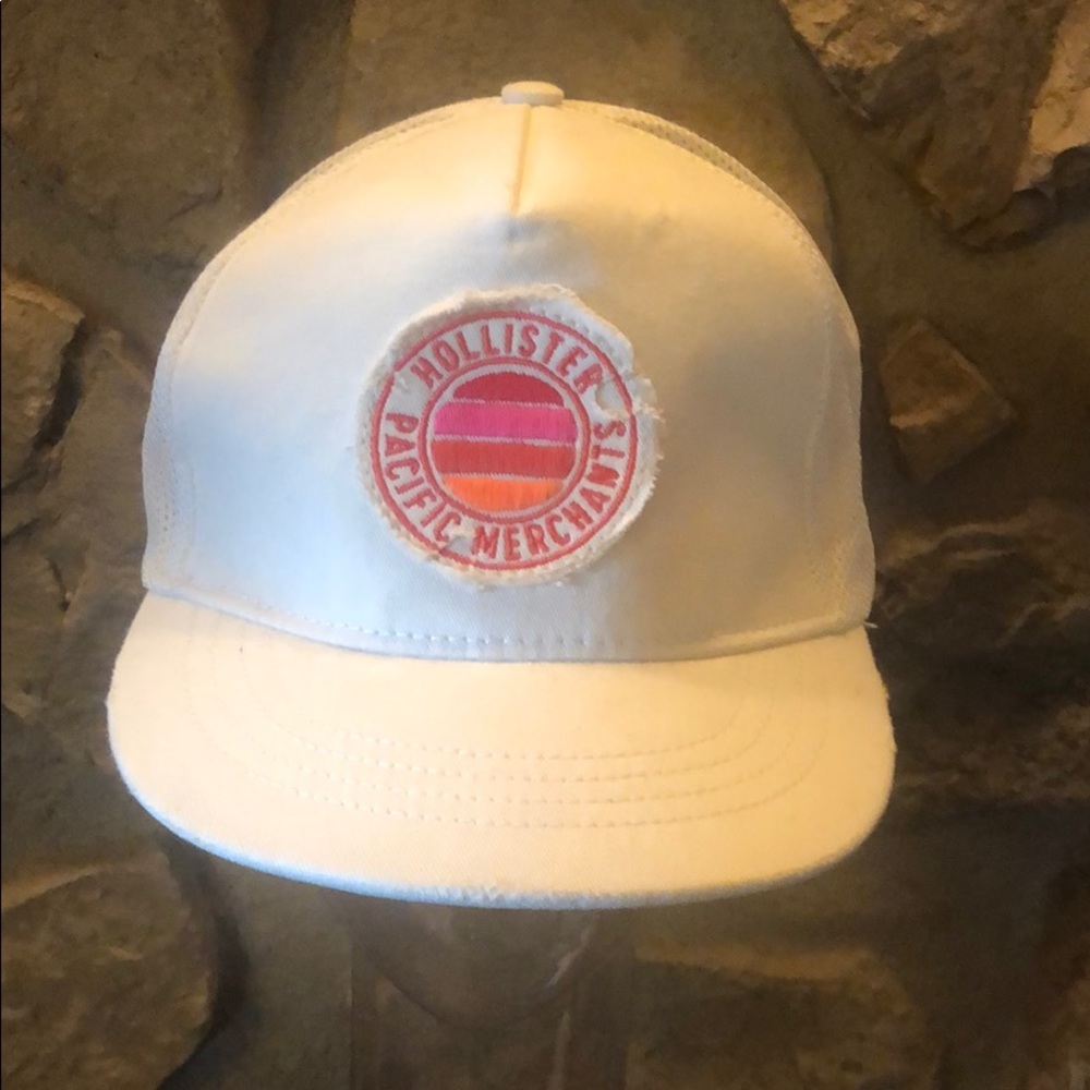 New without tags white hollister trucker hat
